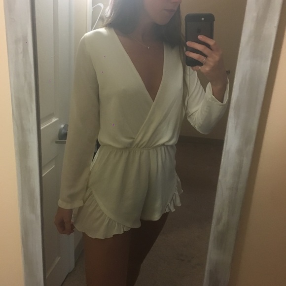 Off White Romper - Picture 3 of 4
